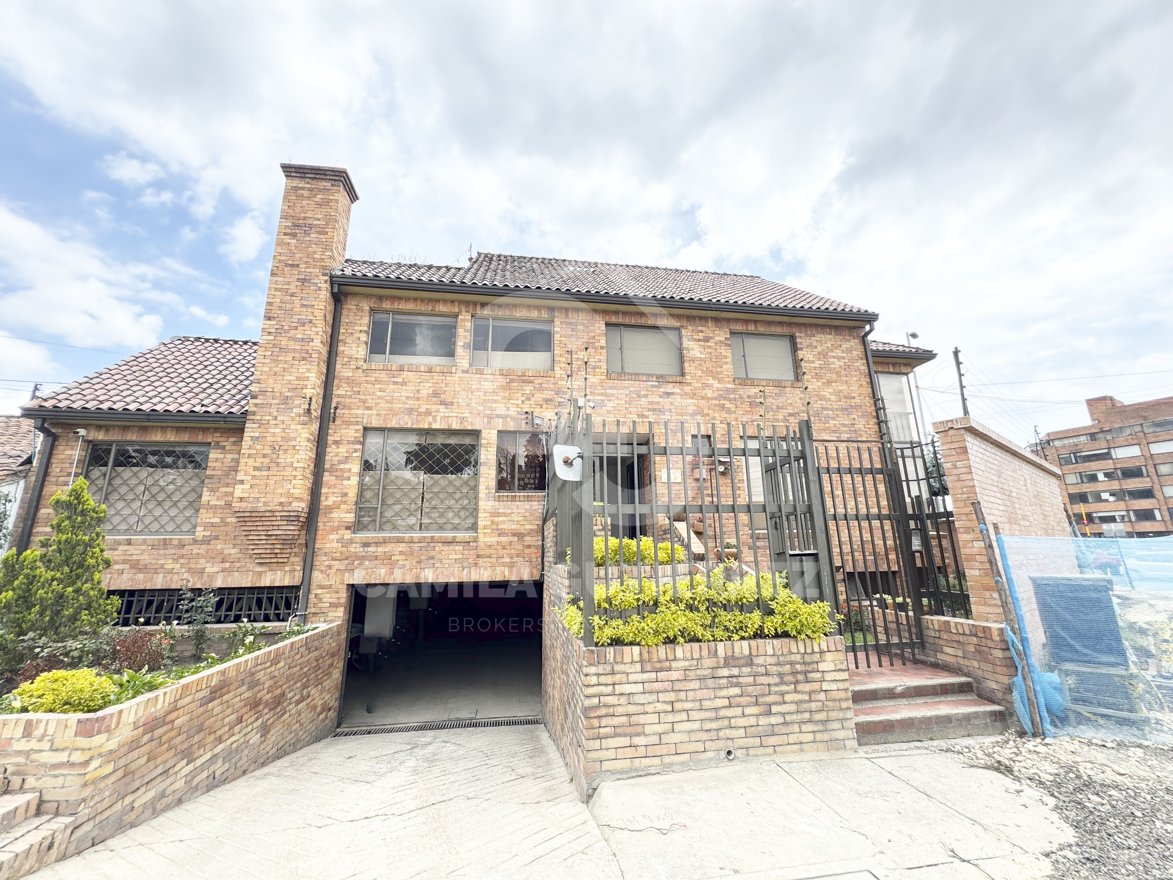 Casa en venta en Cerros De Niza, Bogotá · foto 3 de 24