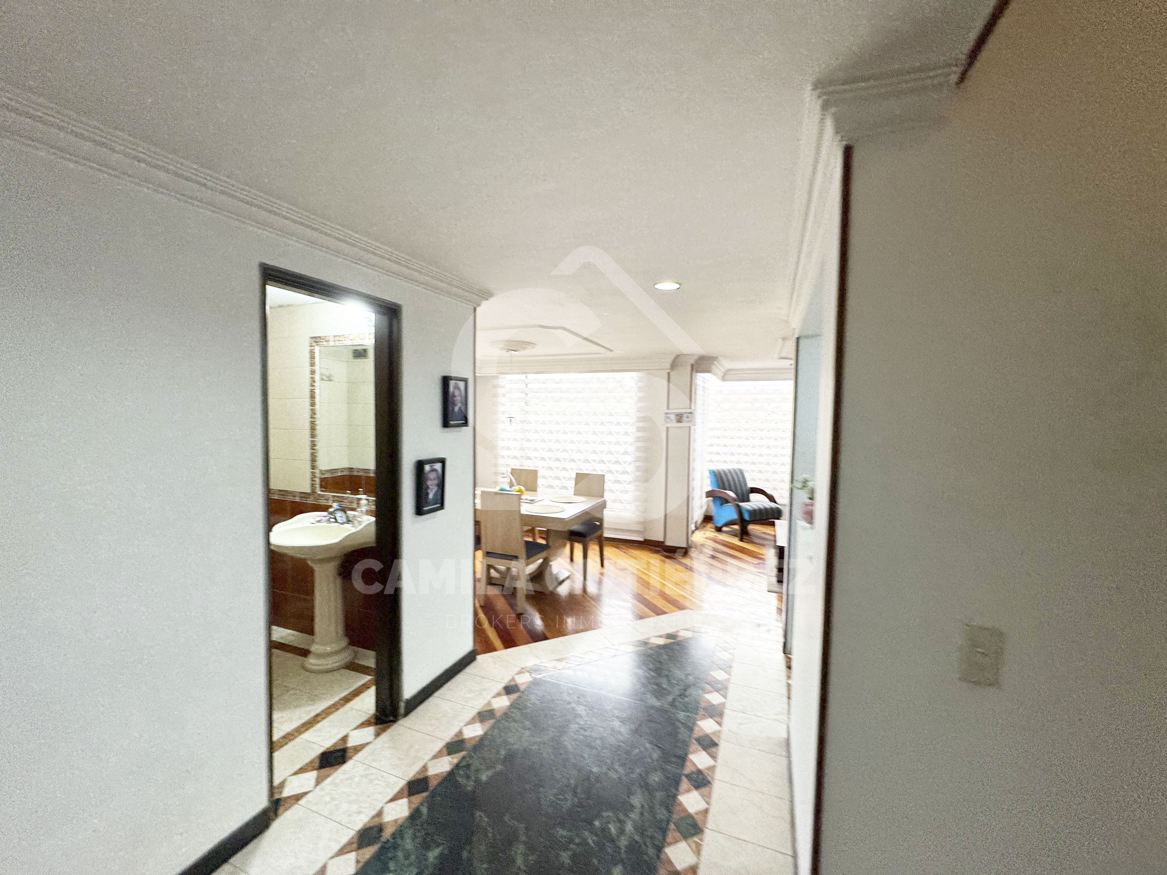Casa en venta en Cerros De Niza, Bogotá · foto 4 de 24