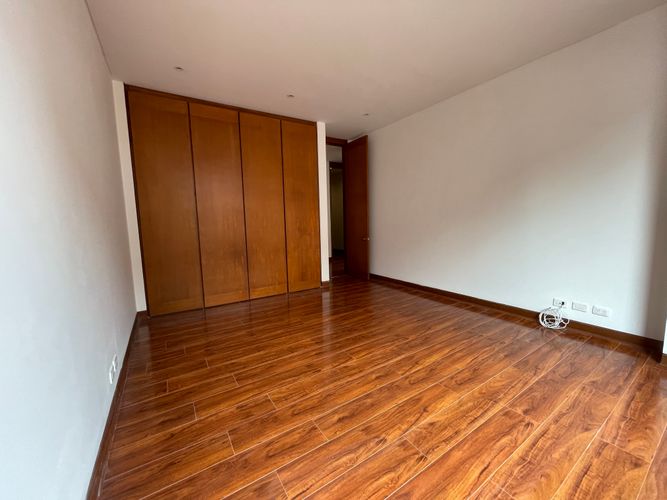 Apartamento de 3 alcobas en arriendo en Chicó Reservado, Bogotá, 316 m² · foto 15 de 19