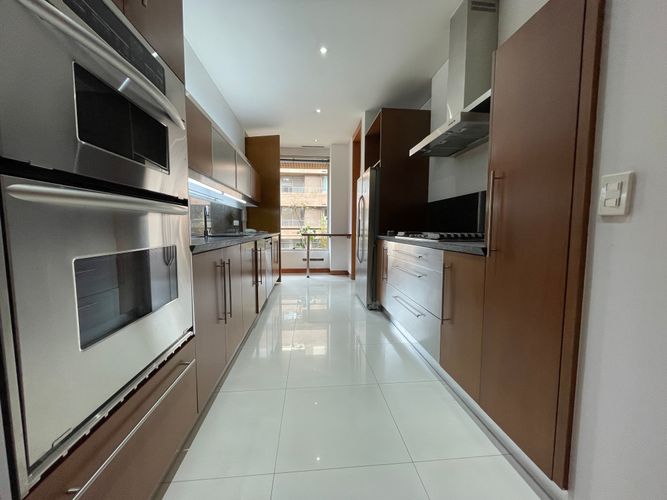 Apartamento de 3 alcobas en arriendo en Chicó Reservado, Bogotá, 316 m² · foto 6 de 19