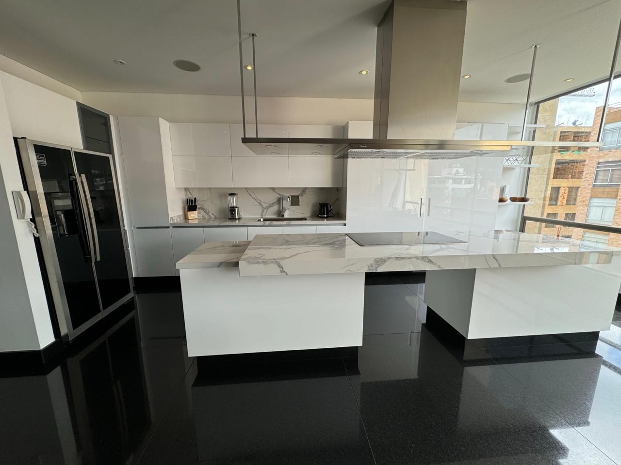 Apartamento en venta en Chico Norte, Bogotá · foto 2 de 24