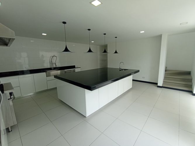Casa de 4 alcobas en venta en Pantanillo, El Retiro, 540 m² · foto 2 de 24