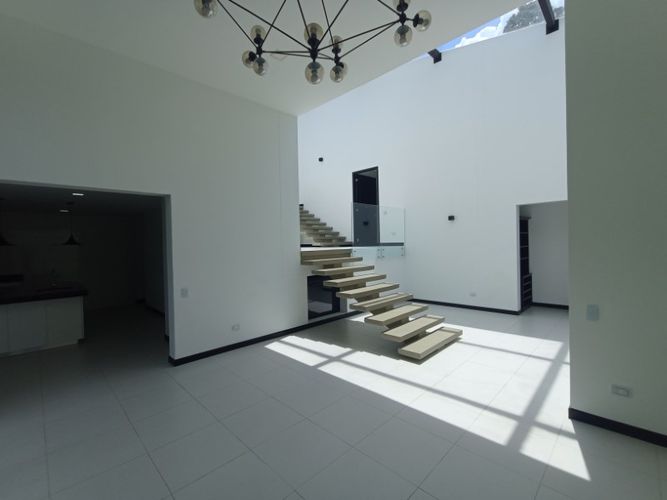 Casa de 4 alcobas en venta en Pantanillo, El Retiro, 540 m² · foto 4 de 24
