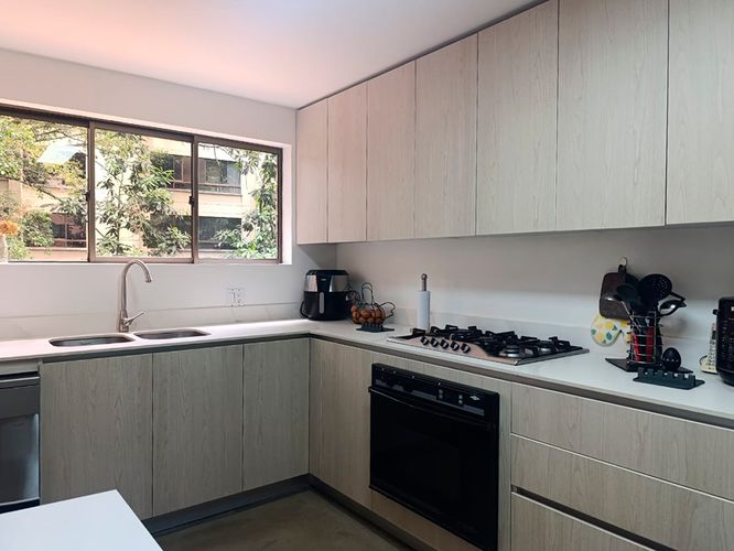 Apartamento de 4 alcobas en arriendo en El Poblado, Medellín, 261 m² · foto 7 de 20