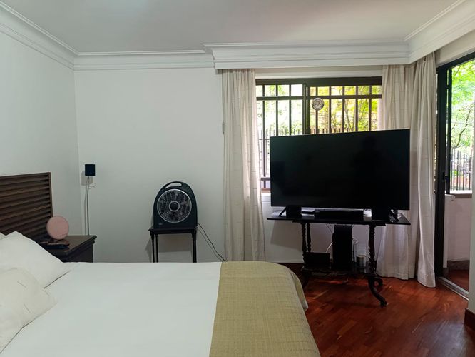 Apartamento de 4 alcobas en arriendo en El Poblado, Medellín, 261 m² · foto 9 de 20