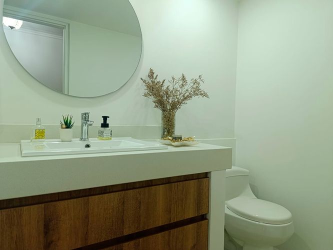 Apartamento de 4 alcobas en arriendo en El Poblado, Medellín, 261 m² · foto 18 de 20