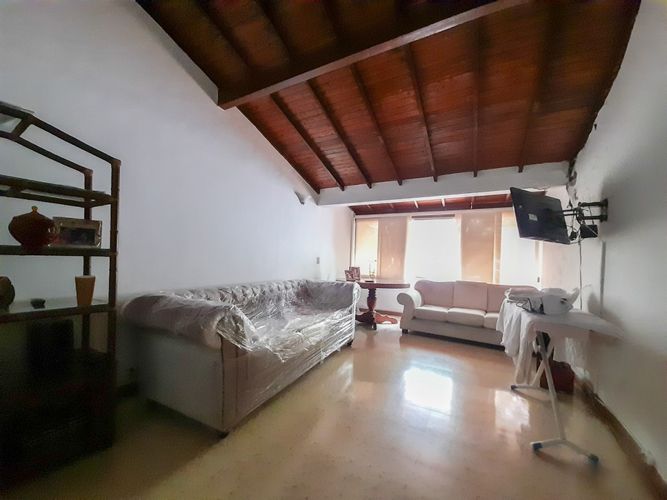 Casa de 3 alcobas en venta en Los Balsos, Medellín, 275 m² · foto 4 de 24