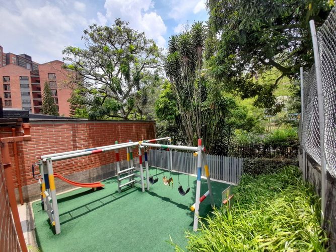 Casa de 3 alcobas en venta en Los Balsos, Medellín, 275 m² · foto 23 de 24