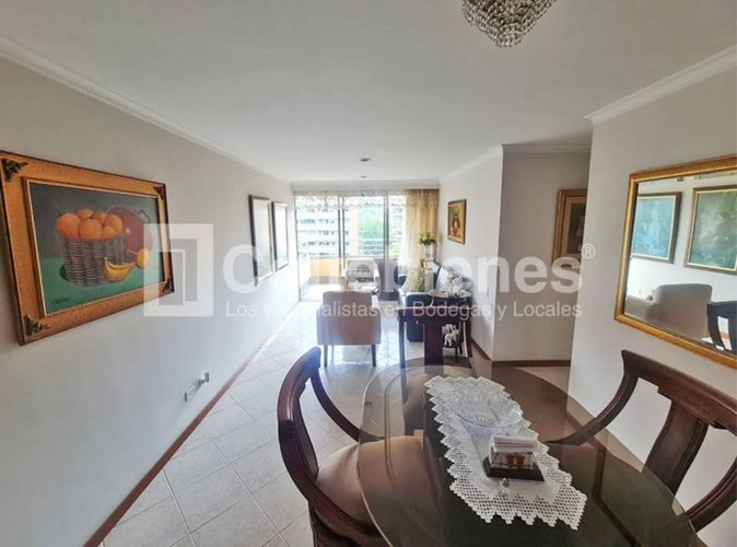 Apartamento de 3 alcobas en venta en El Poblado, Medellín, 94 m² · foto 2 de 24