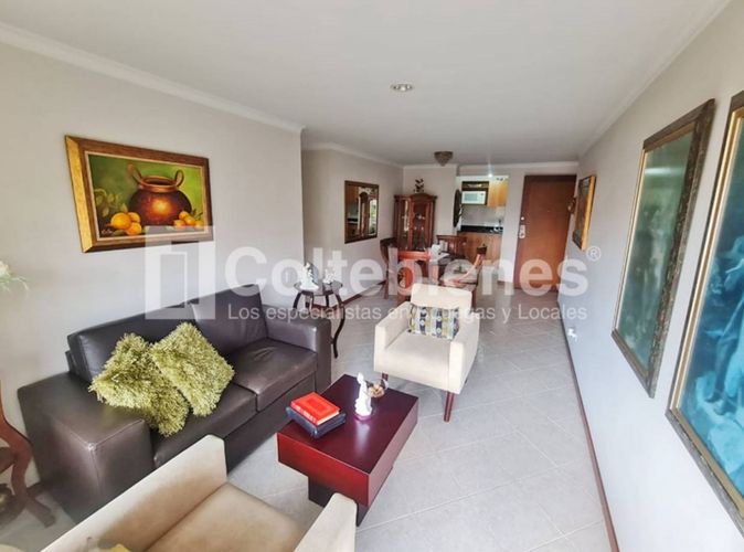 Apartamento de 3 alcobas en venta en El Poblado, Medellín, 94 m² · foto 3 de 24