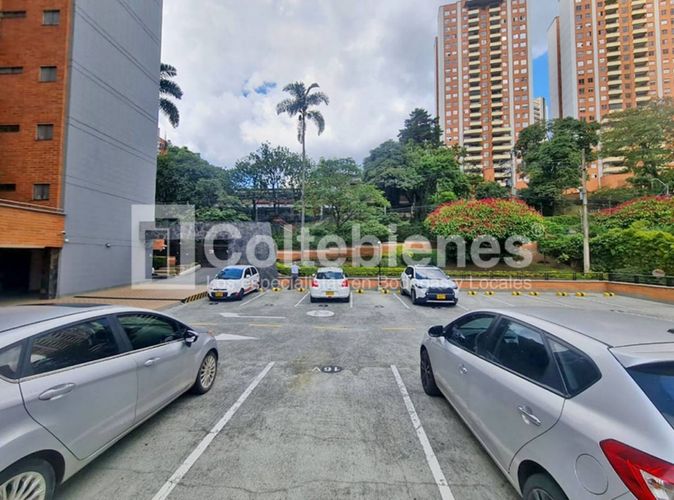 Apartamento de 3 alcobas en venta en El Poblado, Medellín, 94 m² · foto 19 de 24