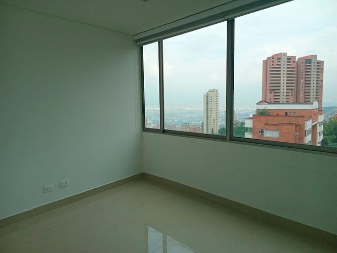 Oficina en arriendo en El Poblado, Medellín, 46 m² · foto 7 de 9