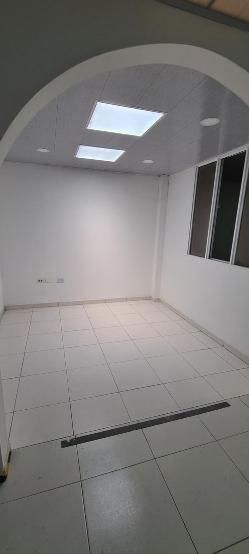 Local en venta en Colseguros Andes, Cali, 400 m² · foto 16 de 24
