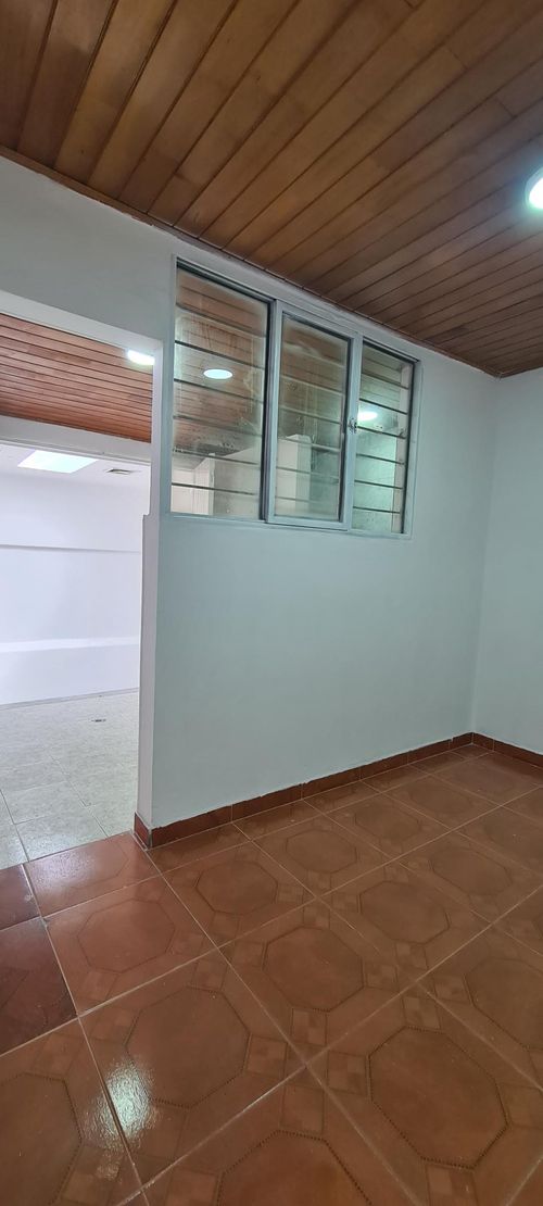 Local en venta en Colseguros Andes, Cali, 400 m² · foto 21 de 24