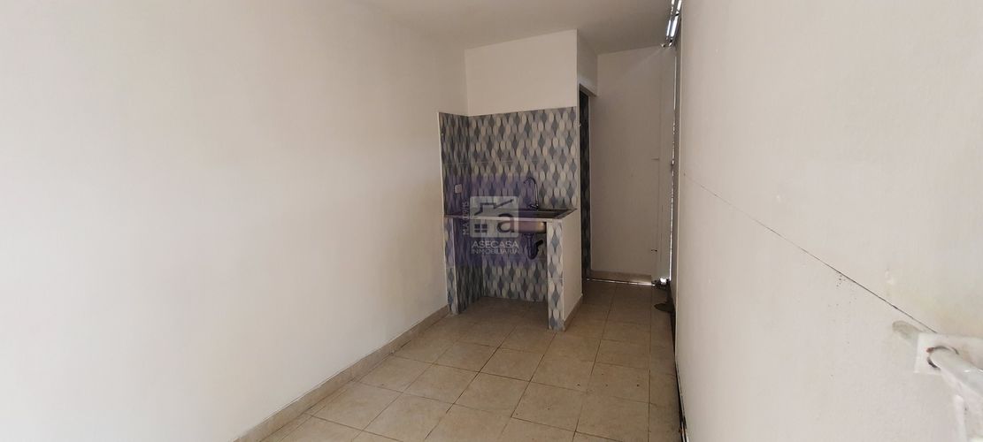 Local en arriendo en Las Casitas, Floridablanca, 12 m² · foto 2 de 5