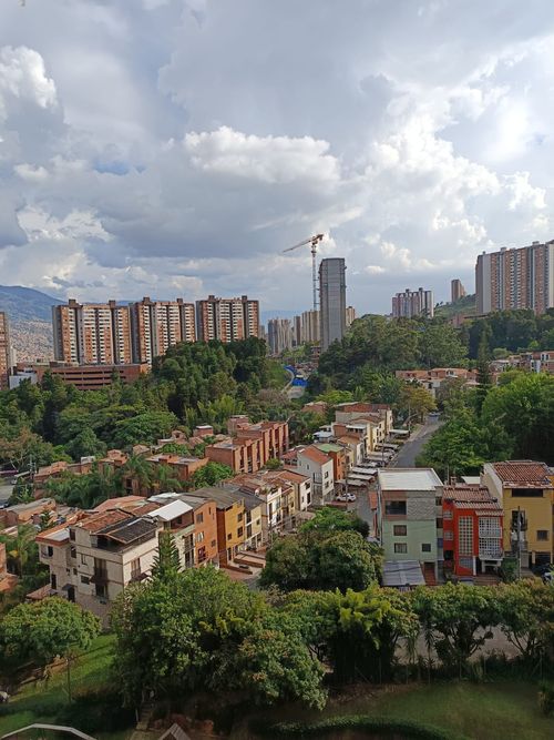 Apartamento de 3 alcobas en venta en Bucaros, Bello, 87 m² · foto 6 de 13