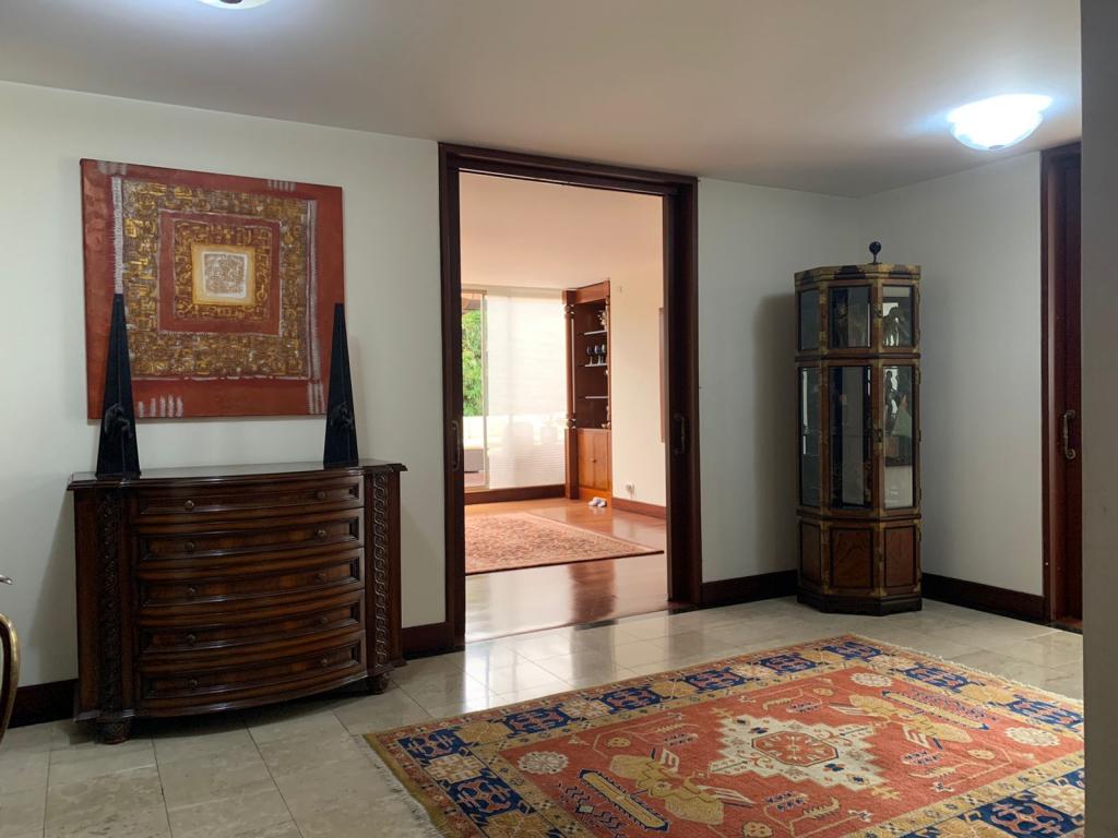 Apartamento en venta en Chicó Alto, Bogotá · foto 2 de 24