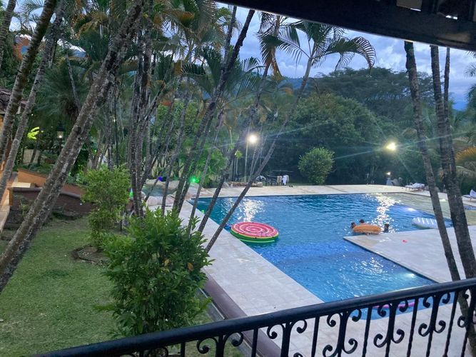 Casa de 9 alcobas en venta en Medellín, 865 m² · foto 3 de 24