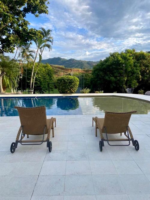 Casa de 9 alcobas en venta en Medellín, 865 m² · foto 6 de 24