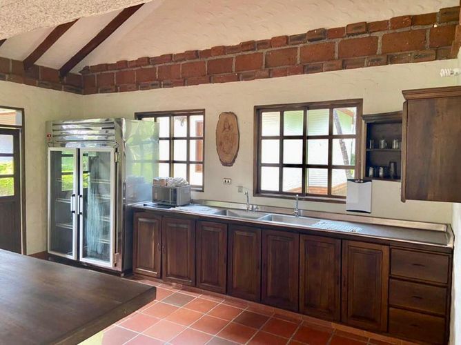 Casa de 9 alcobas en venta en Medellín, 865 m² · foto 13 de 24