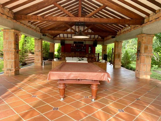 Casa de 9 alcobas en venta en Medellín, 865 m² · foto 14 de 24
