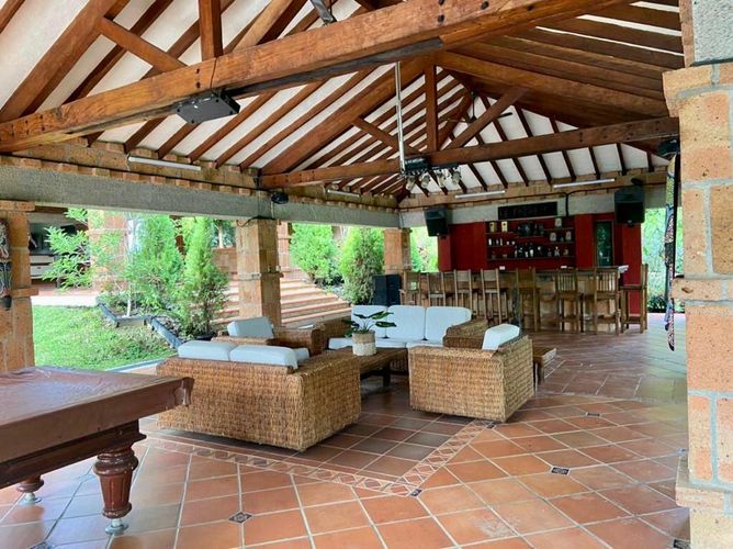 Casa de 9 alcobas en venta en Medellín, 865 m² · foto 20 de 24