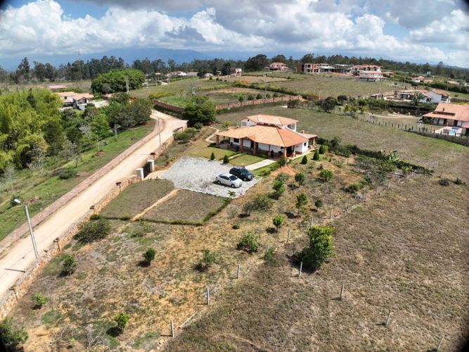 Casa de 5 alcobas en venta en Mesa De Los Santos, Piedecuesta · foto 3 de 12