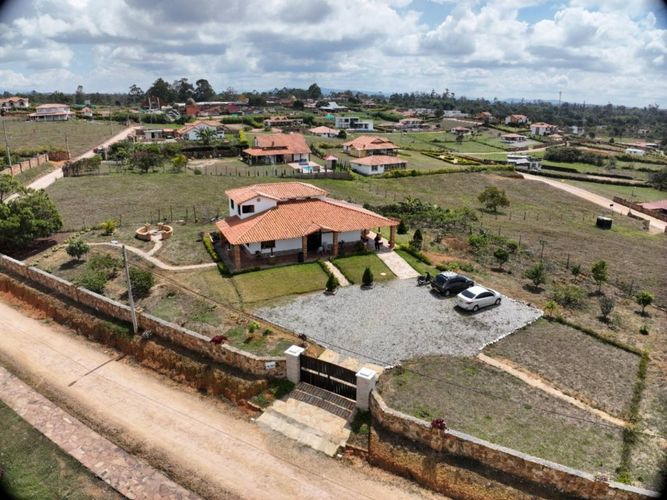 Casa de 5 alcobas en venta en Mesa De Los Santos, Piedecuesta · foto 4 de 12