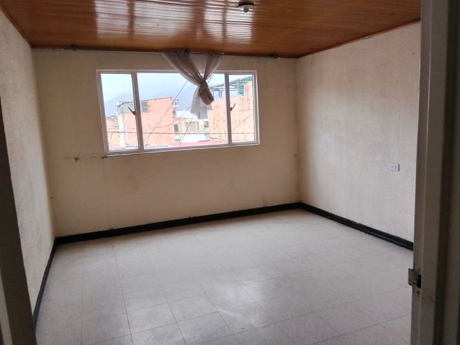 Casa de 10 alcobas en venta en Country Sur, Bogotá, 490 m² · foto 6 de 24