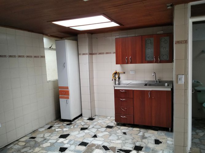 Casa de 10 alcobas en venta en Country Sur, Bogotá, 490 m² · foto 9 de 24