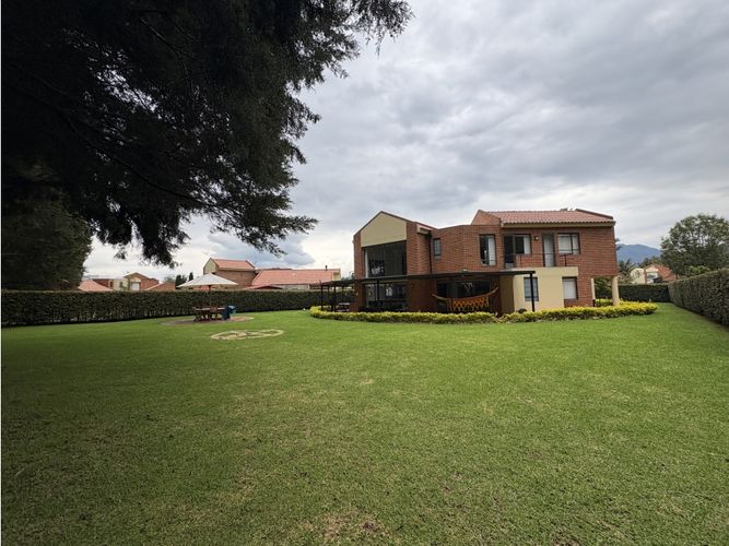 Casa de 4 alcobas en venta en Guaymaral, Bogotá, 480 m² · foto 23 de 24
