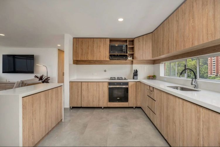 Apartamento de 4 alcobas en arriendo en San Lucas, Medellín, 210 m² · foto 5 de 24