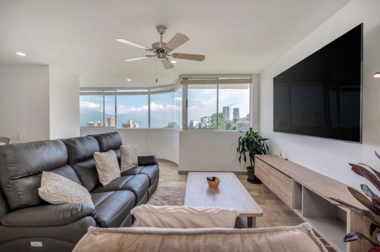 Apartamento de 4 alcobas en arriendo en San Lucas, Medellín, 210 m² · foto 6 de 24