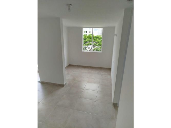 Apartamento de 2 alcobas en venta en El Pedregal, Yumbo, 54 m² · foto 4 de 10