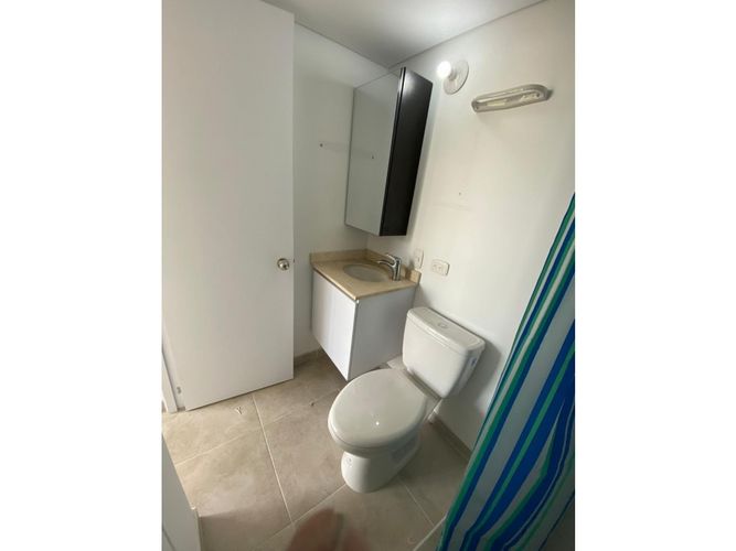 Apartamento de 2 alcobas en venta en El Pedregal, Yumbo, 54 m² · foto 5 de 10