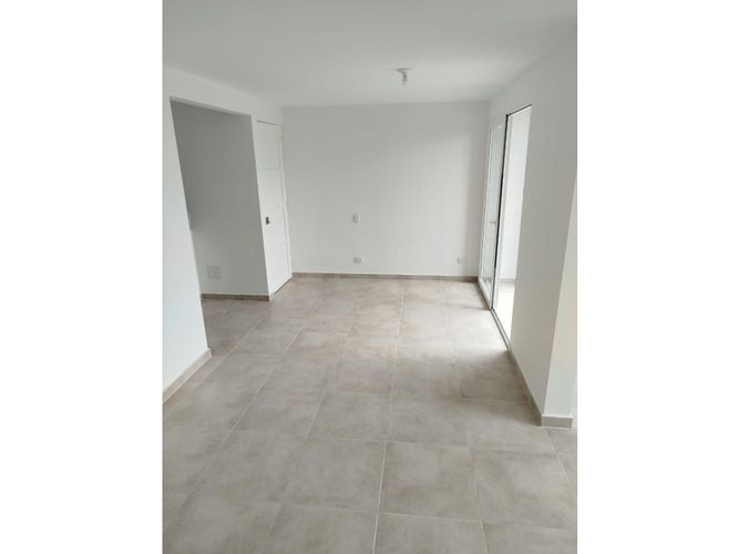 Apartamento de 2 alcobas en venta en El Pedregal, Yumbo, 54 m² · foto 7 de 10