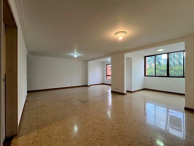 Apartamento en venta en El Poblado, Medellín · foto 3 de 17