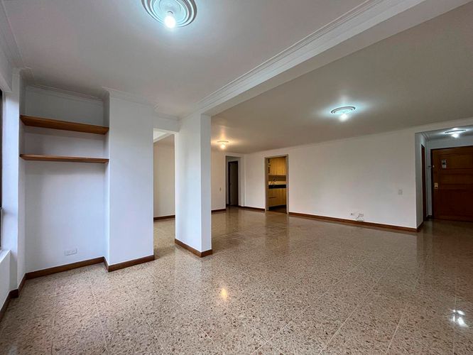Apartamento en venta en El Poblado, Medellín · foto 4 de 17