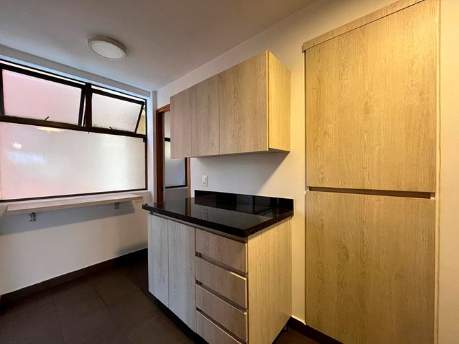 Apartamento en venta en El Poblado, Medellín · foto 5 de 17