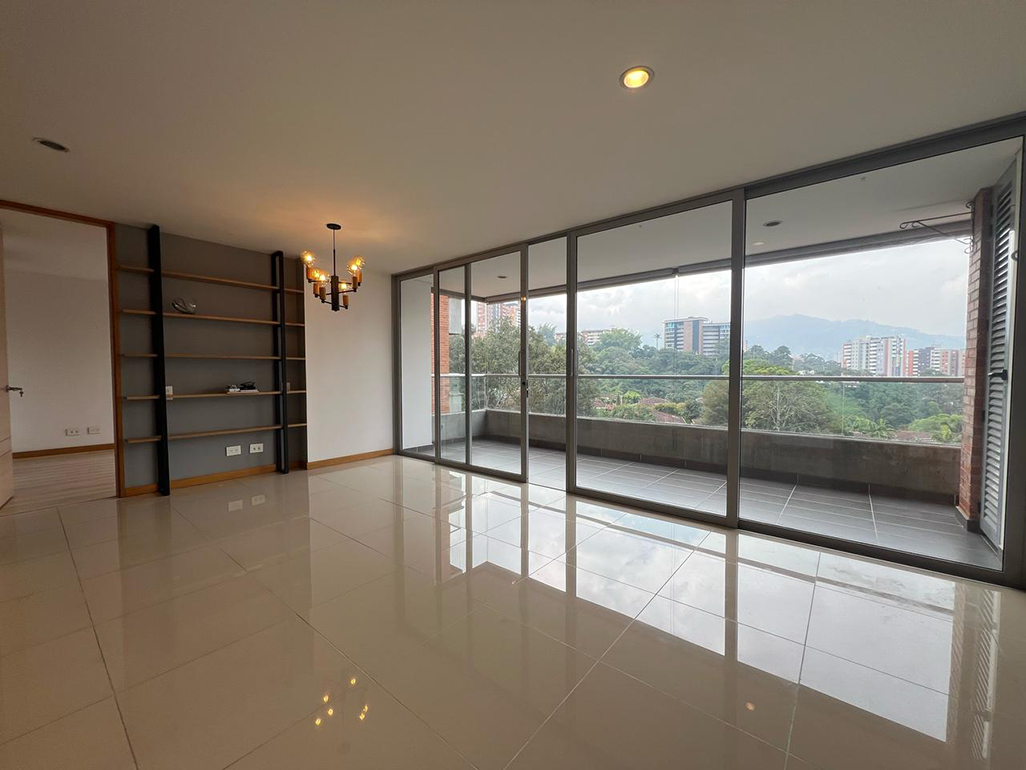 Apartamento en arriendo en Loma Benedictinos, Envigado · foto 5 de 19
