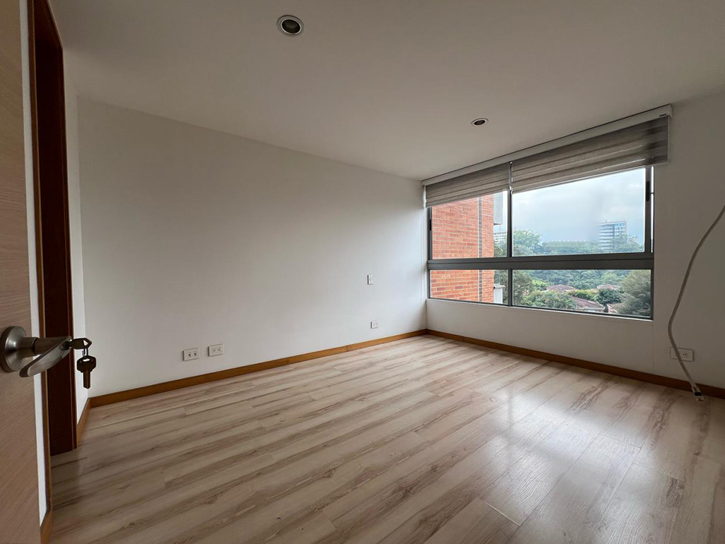 Apartamento en arriendo en Loma Benedictinos, Envigado · foto 11 de 19