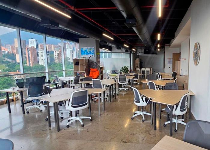 Oficina en arriendo en El Poblado, Medellín, 165 m² · foto 3 de 5