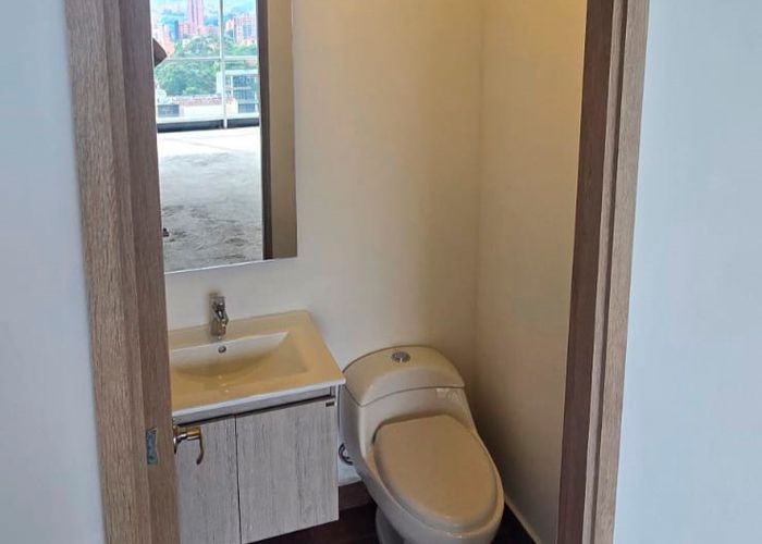 Oficina en arriendo en El Poblado, Medellín, 165 m² · foto 5 de 5