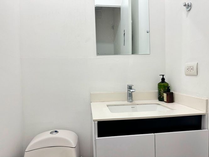 Oficina en arriendo en El Poblado, Medellín, 70 m² · foto 3 de 9