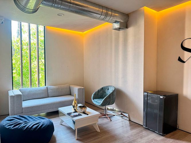 Oficina en arriendo en El Poblado, Medellín, 70 m² · foto 8 de 9