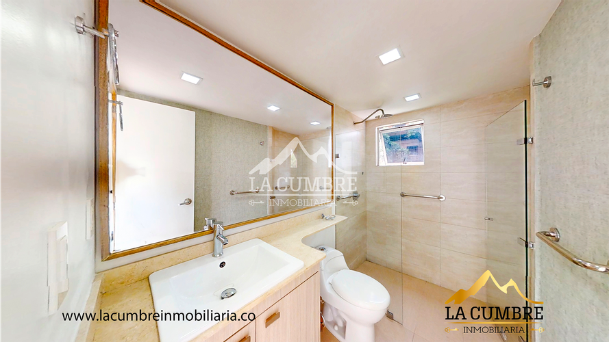 Apartamento de 5 alcobas en arriendo en Los Balsos, Medellín, 146 m² · foto 11 de 13