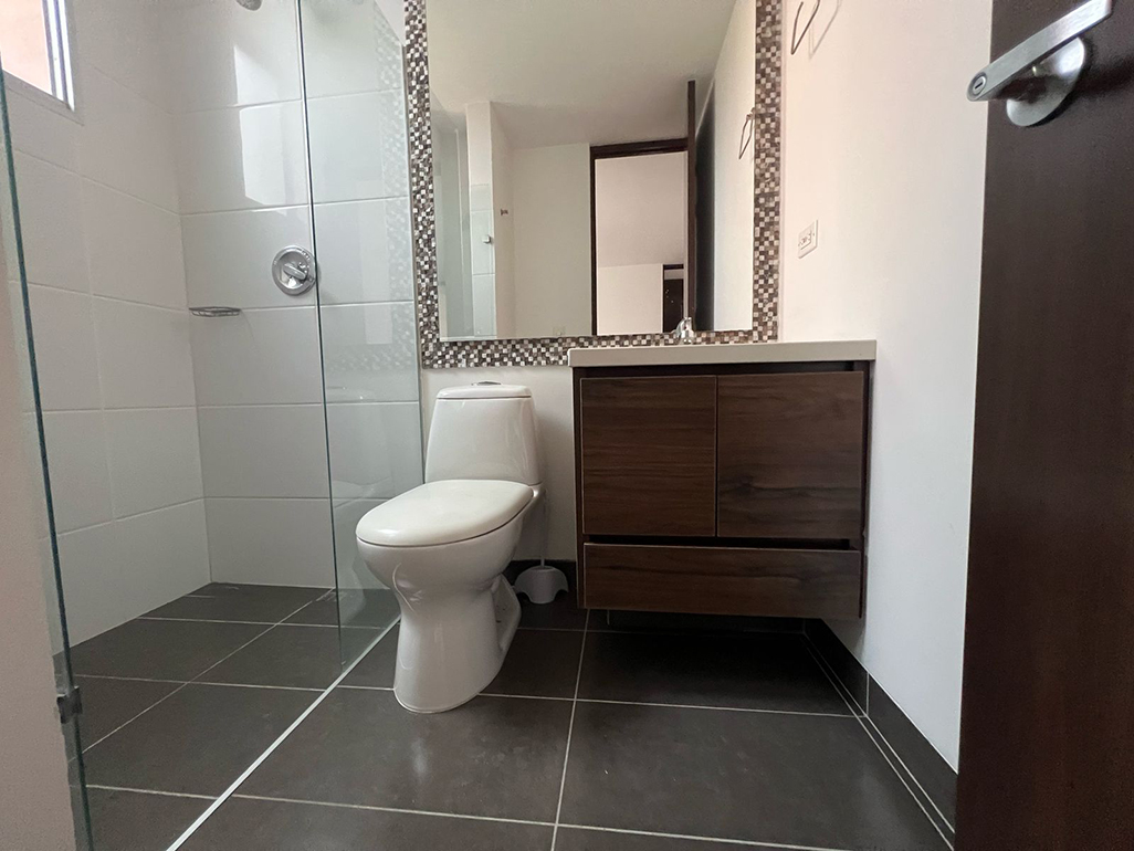 Apartamento en arriendo en Loma El Atravesado, Envigado · foto 15 de 16