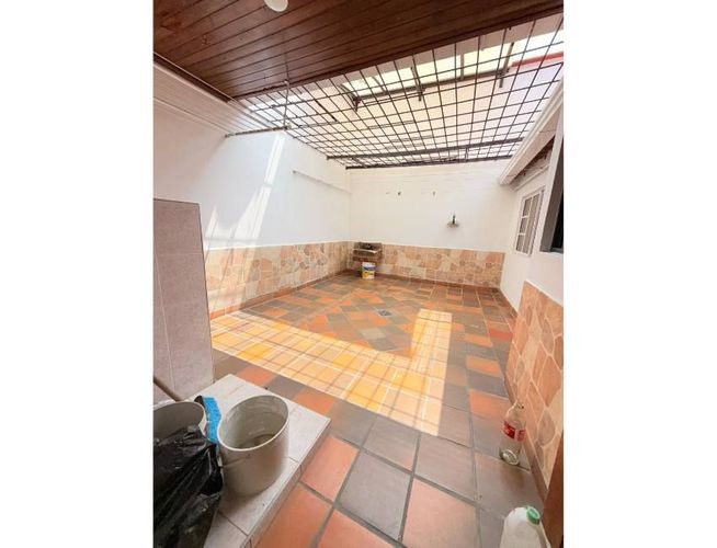 Casa de 5 alcobas en venta en El Portal I, Girón, 195 m² · foto 2 de 20