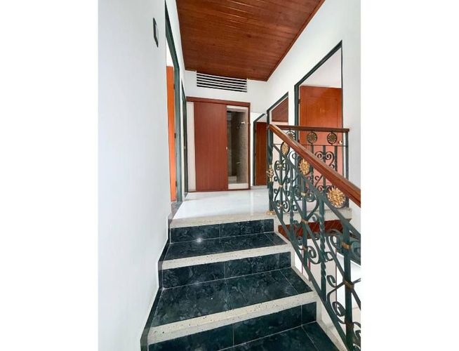 Casa de 5 alcobas en venta en El Portal I, Girón, 195 m² · foto 8 de 20