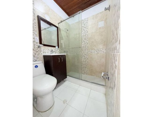 Casa de 5 alcobas en venta en El Portal I, Girón, 195 m² · foto 10 de 20